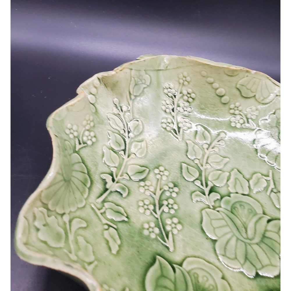 Handmade Art Pottery Green Ceramic Bowl Textured Flowers 8.75" Signed Amy - Picture 3 of 11